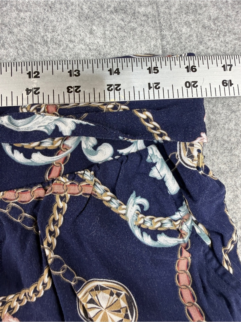 GUESS Navy Baroque Chain Print Wide Leg Pants Size Large - Picture 4 of 7